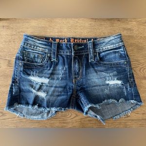 Rock Revival Low rise zip fly 2 1/2" frayed stretch short